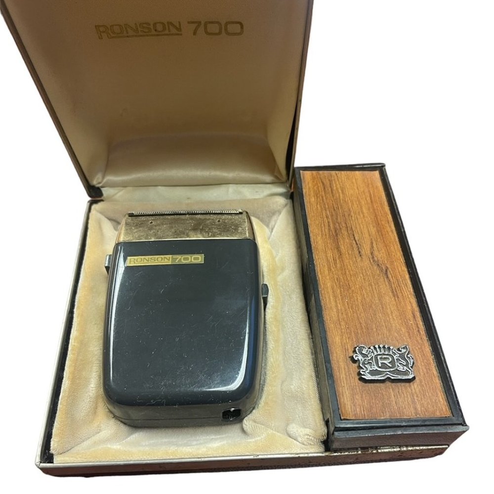 Ronson 700 Electric Razor in Case Pre-Owned Tested - Picture 2 of 4